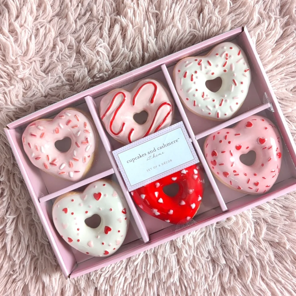 ❌SOLD❌VHTF Cupcakes Cashmere 🍩 Heart Shaped Donut Decor (6 pack) - Picture 1 of 3